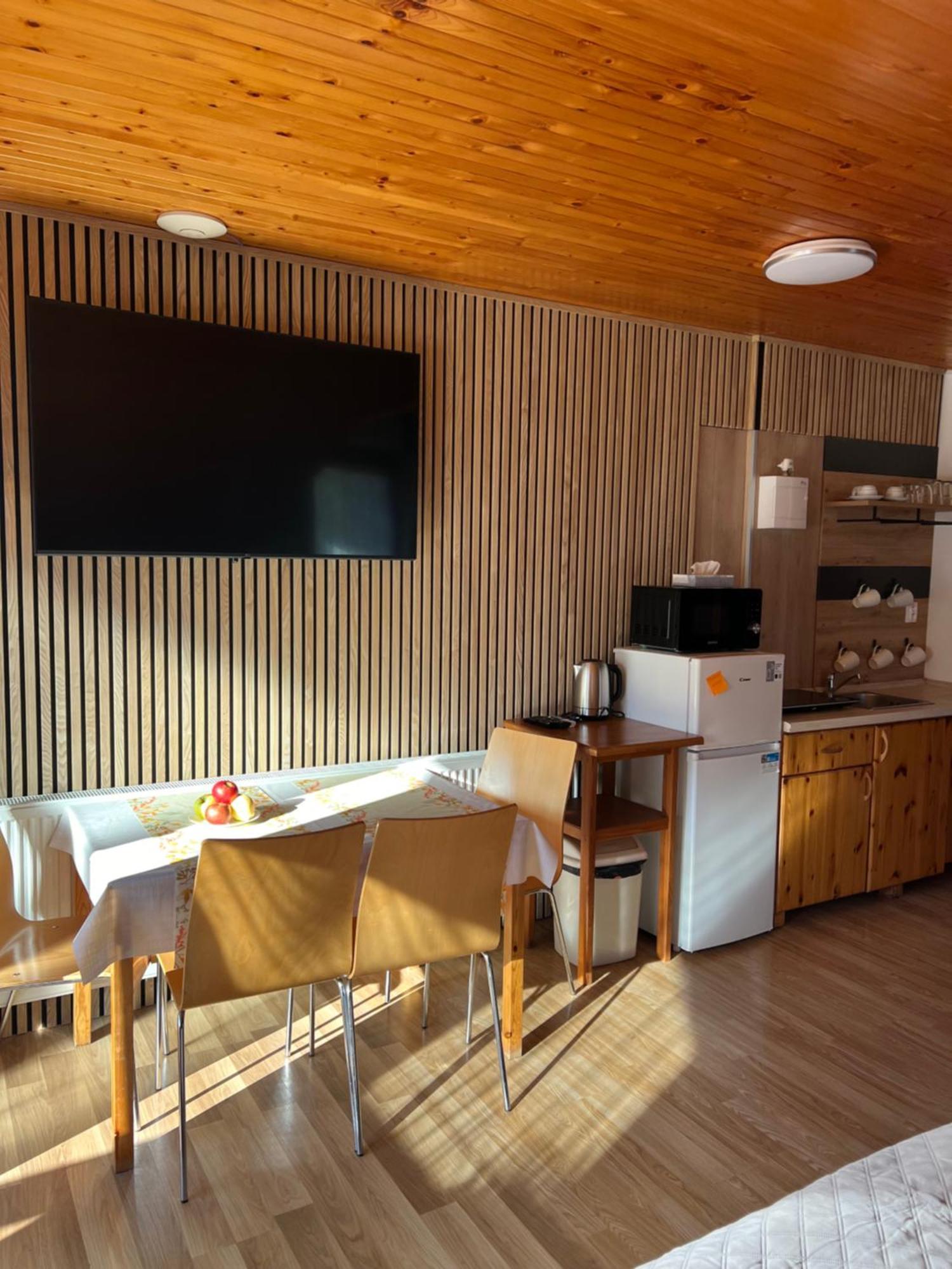Apartmany u Janka Vinné Jazero Bagian luar foto
